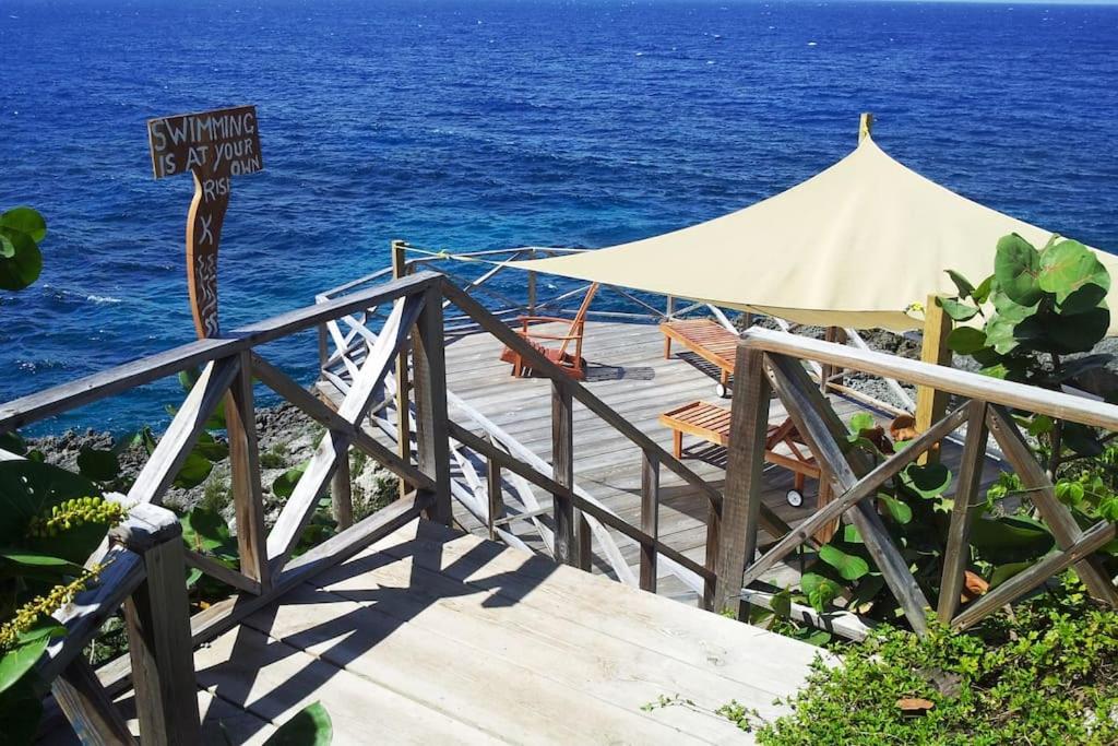 Real Jamaica - 5 Cabins right beside the sea