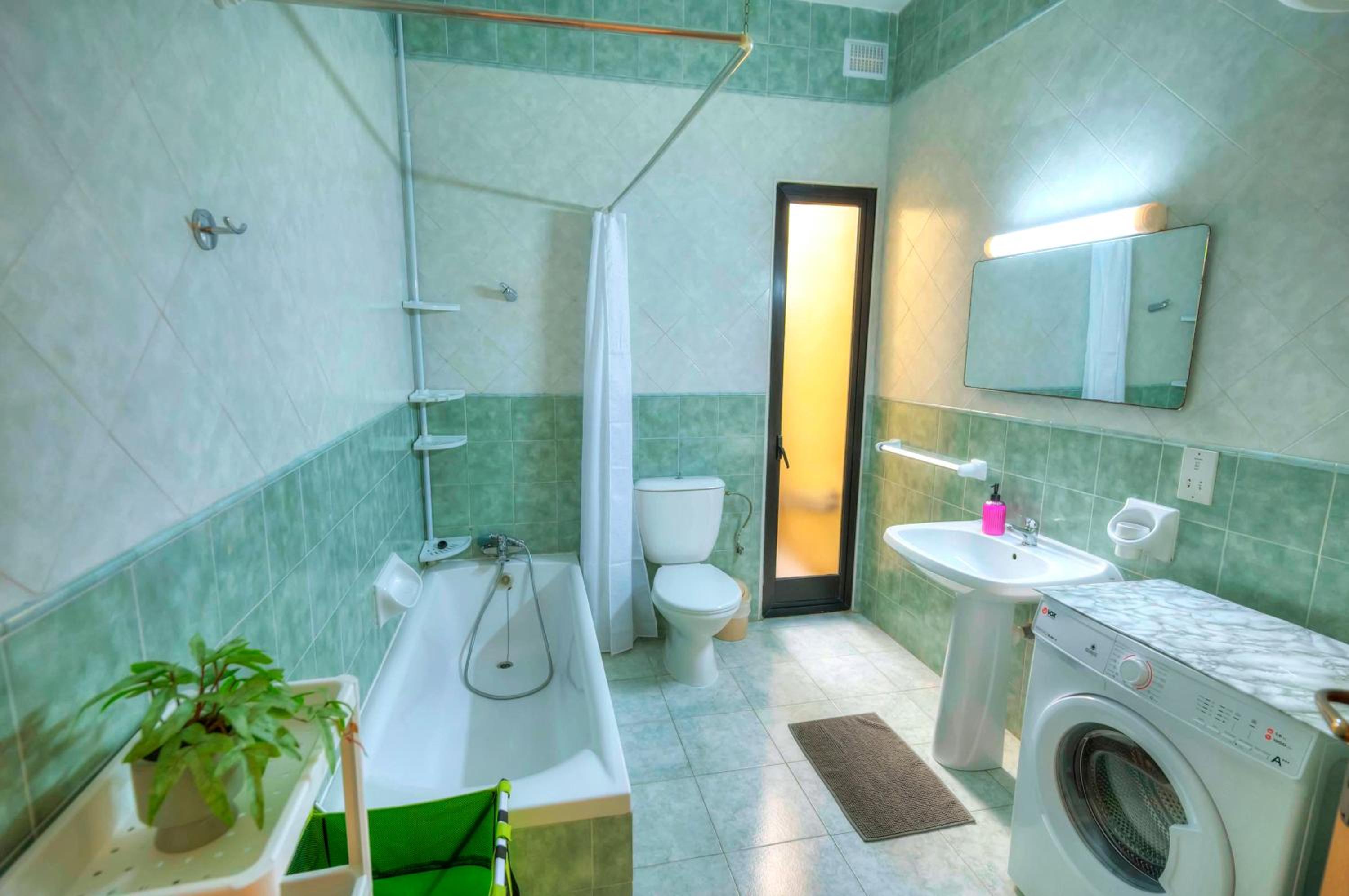Large & cozy flat, spacious yard, near beach PMIC1-2