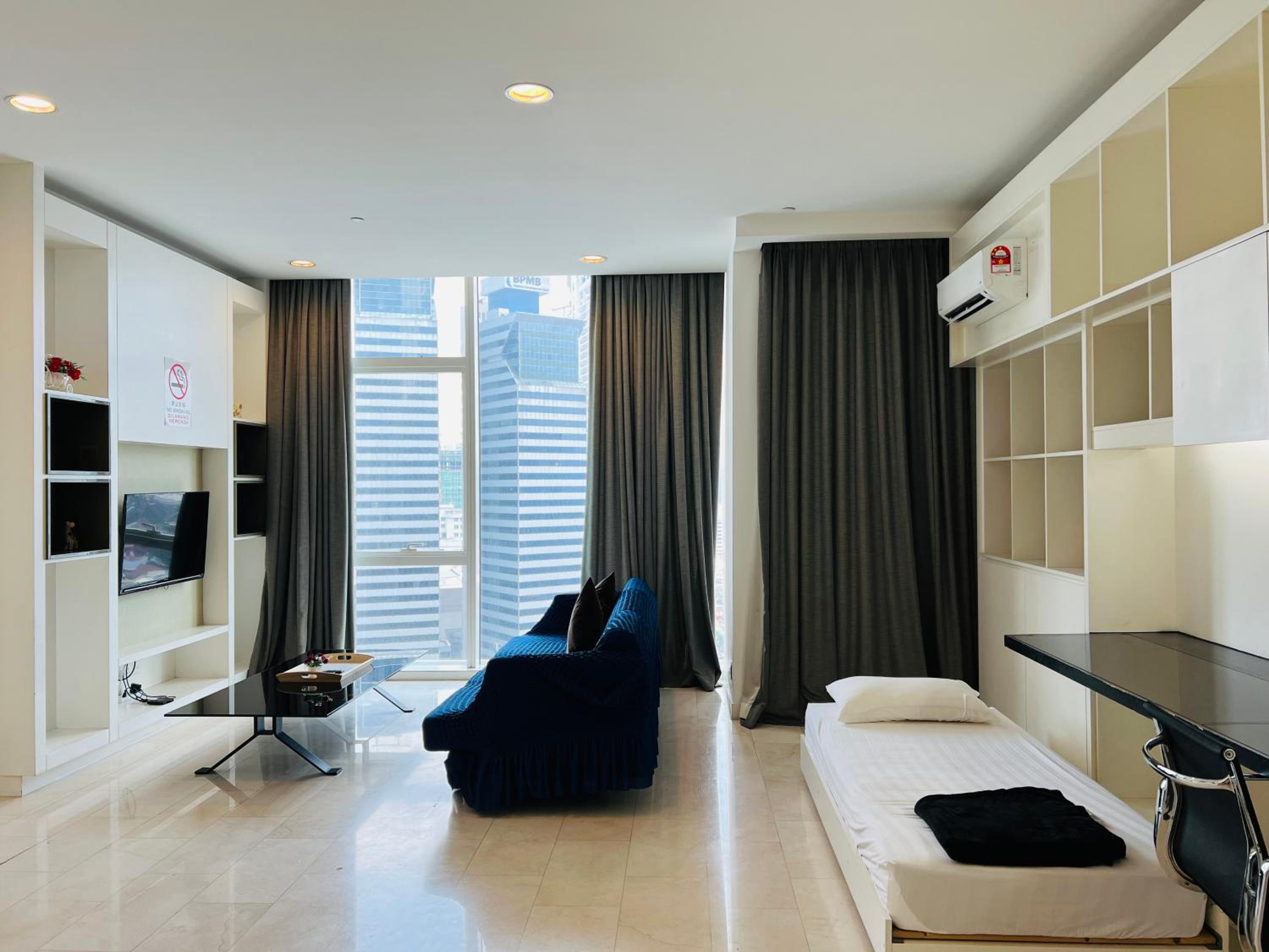 Faced Suites by Penguinhome