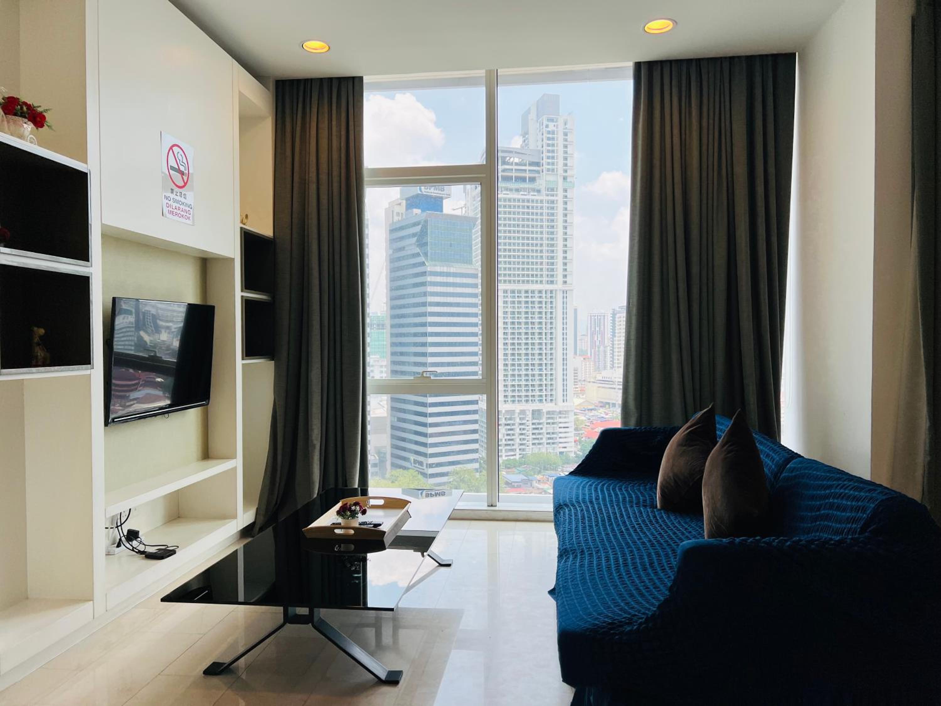 Faced Suites by Penguinhome