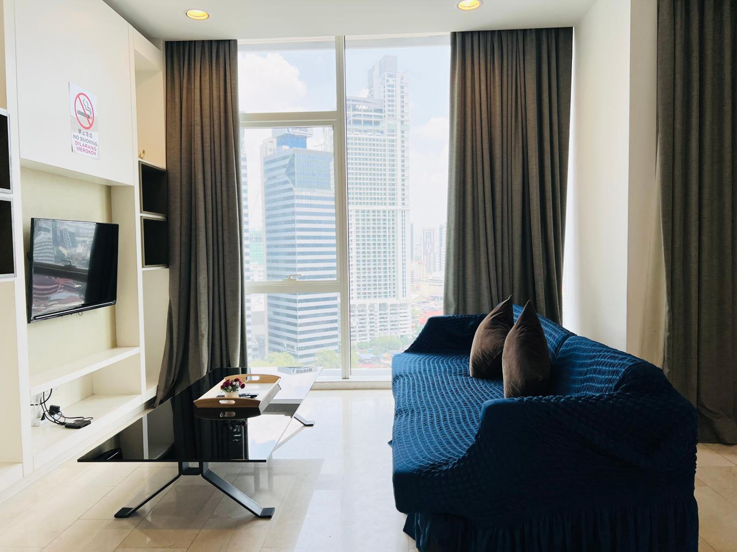 Faced Suites by Penguinhome