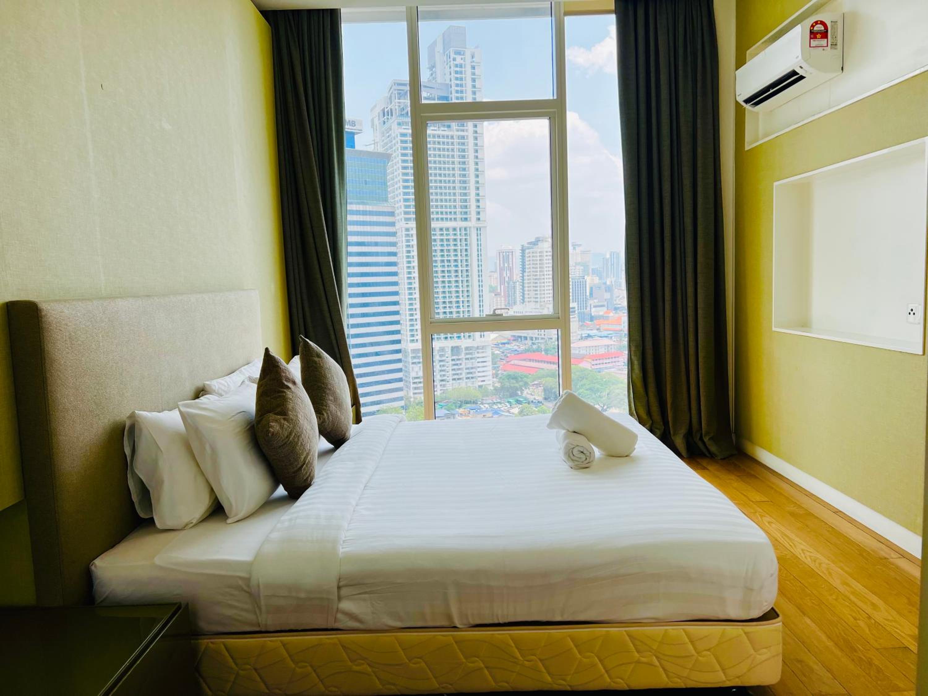 Faced Suites by Penguinhome