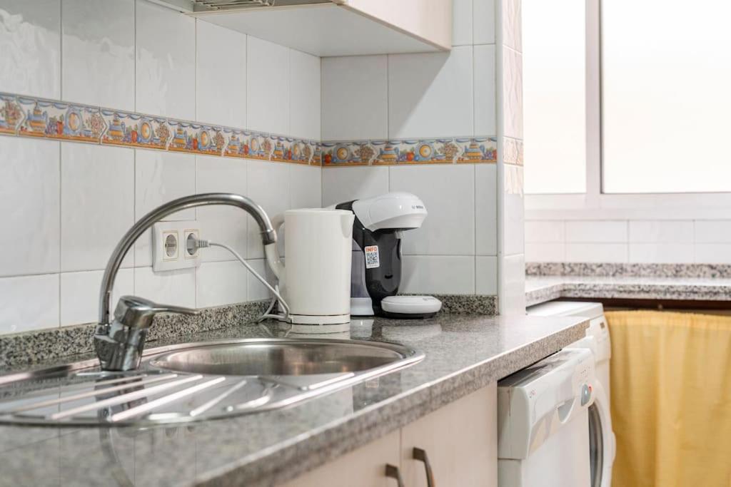 Centric and spacious flat with free car park view 4