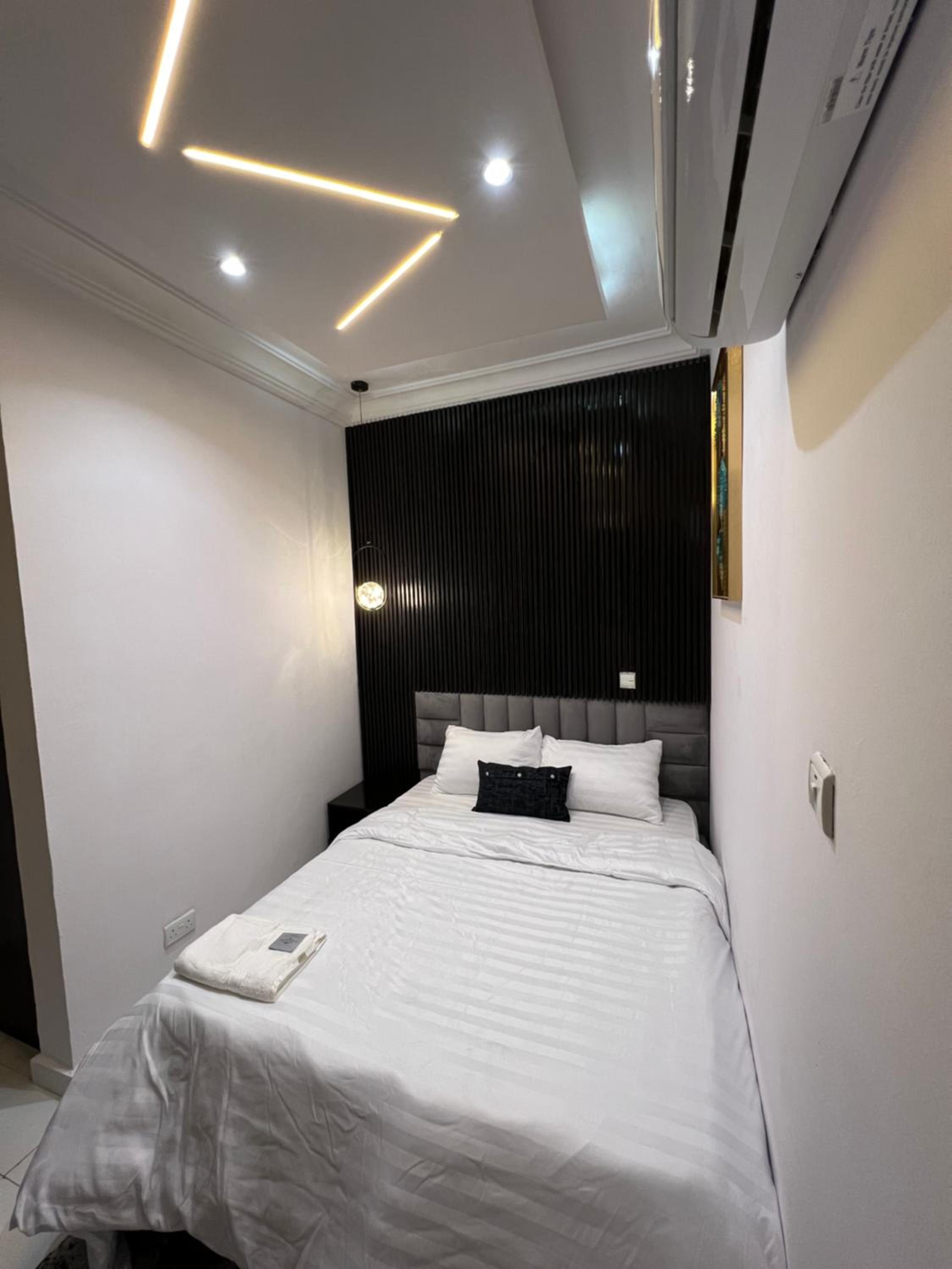 1 bedroom Luxury Shortlet Apartment in Osapa London, Lekki view 3