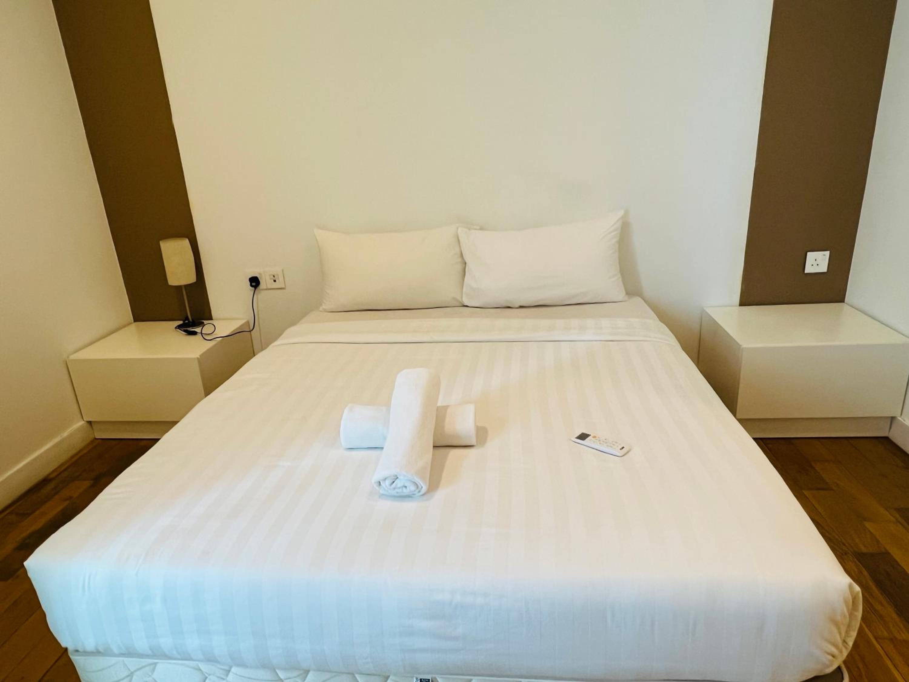 Faced Suites by Penguinhome