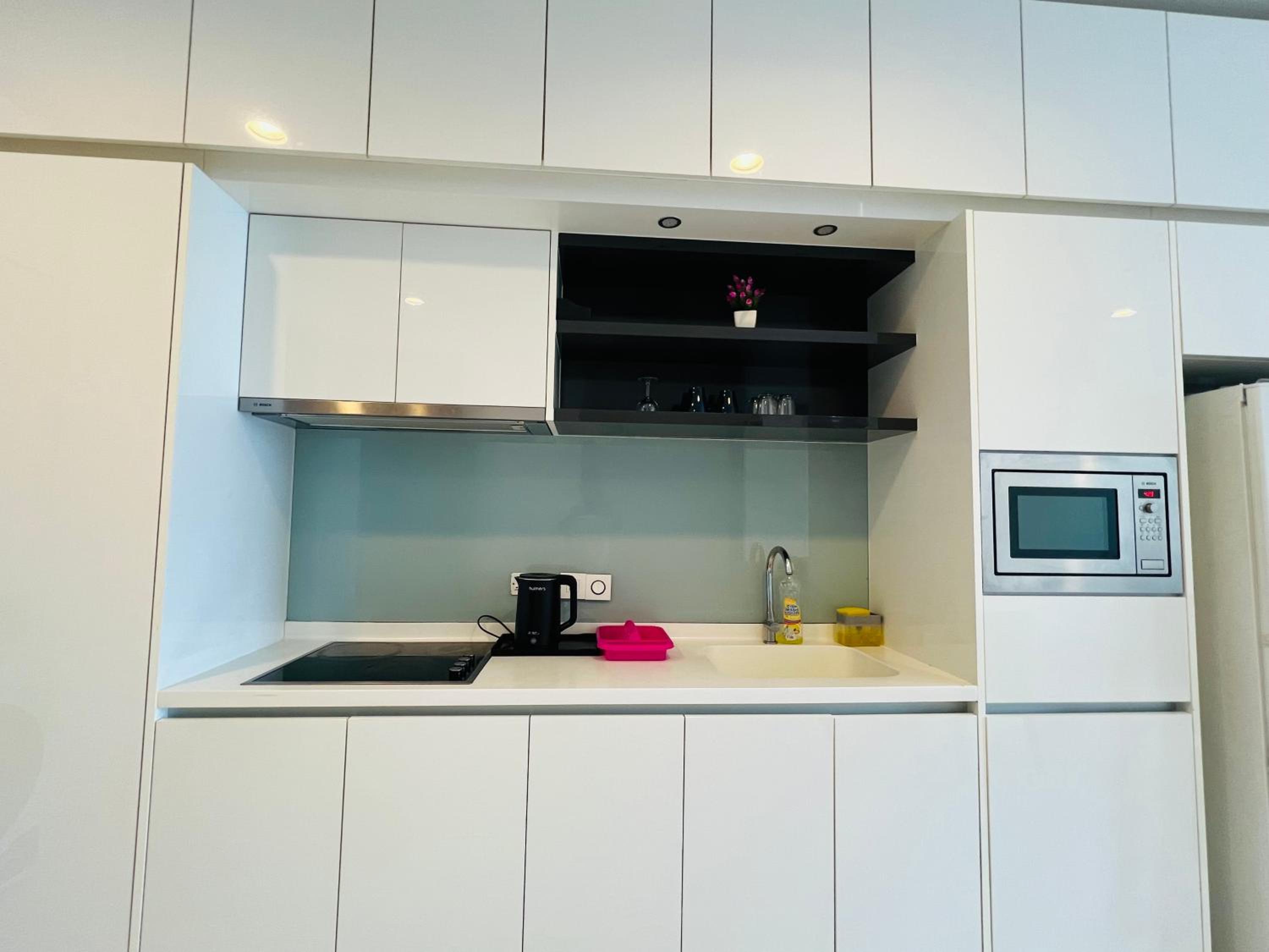 Faced Suites by Penguinhome
