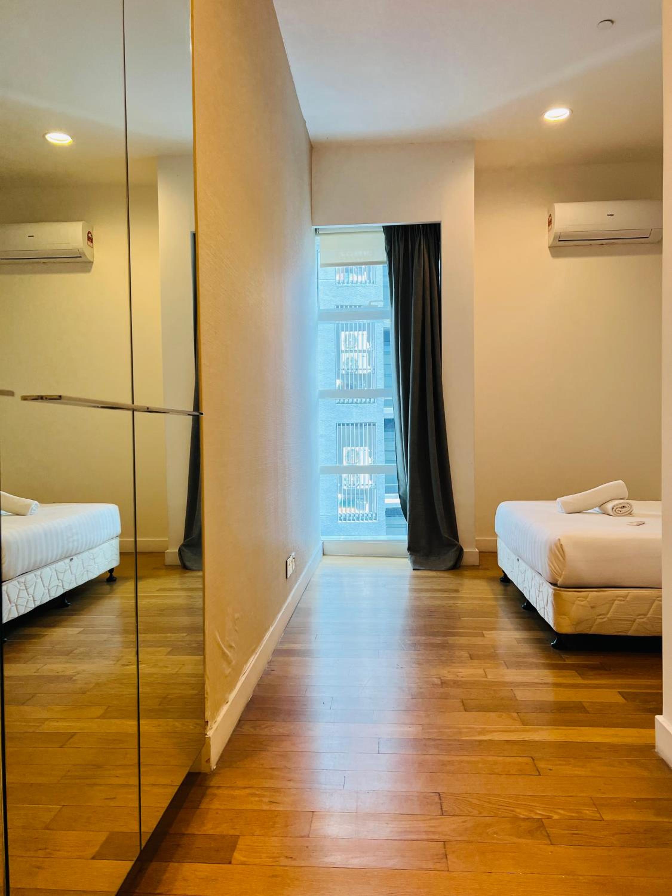 Faced Suites by Penguinhome