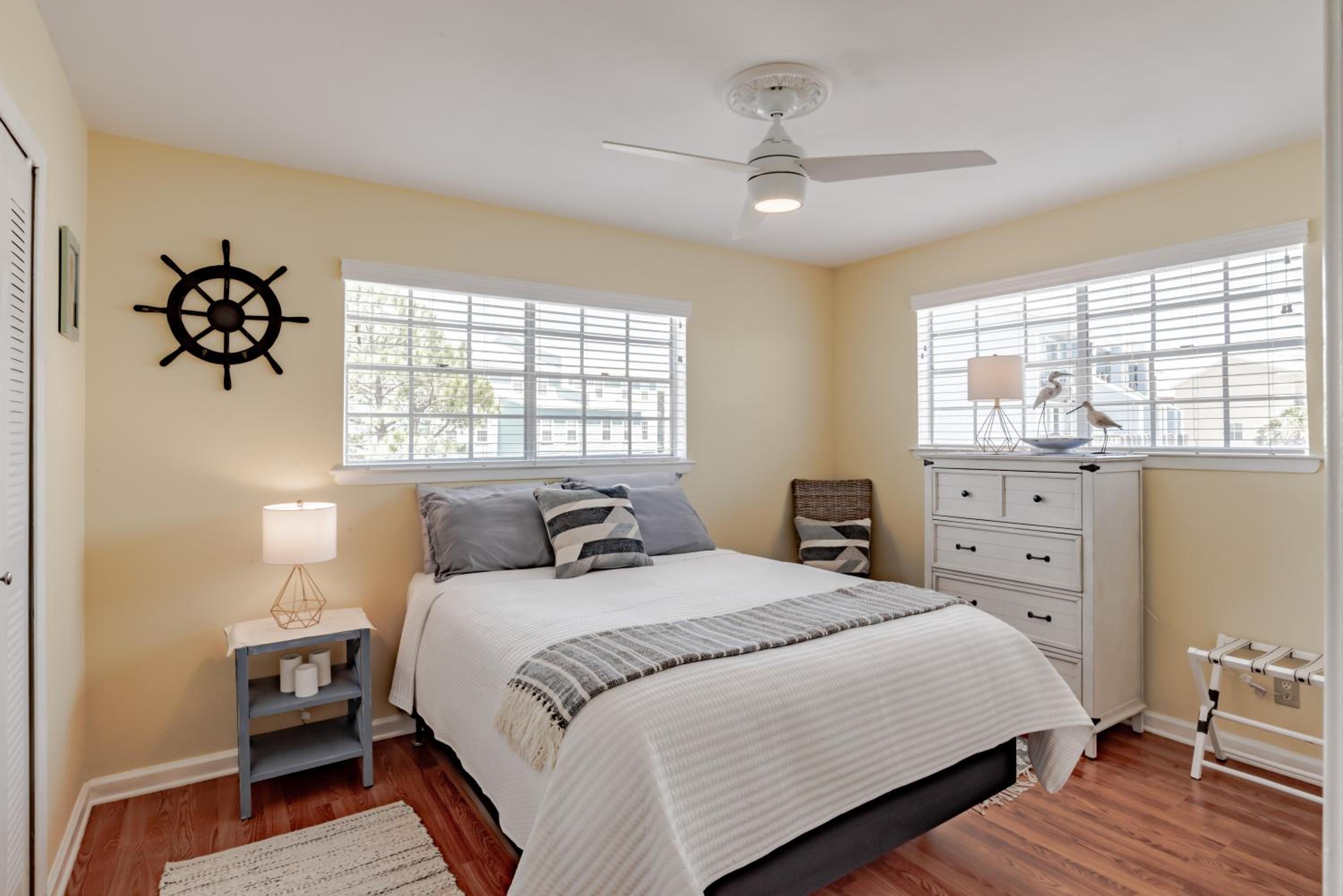 Stylish Condo with a view of the water view 5