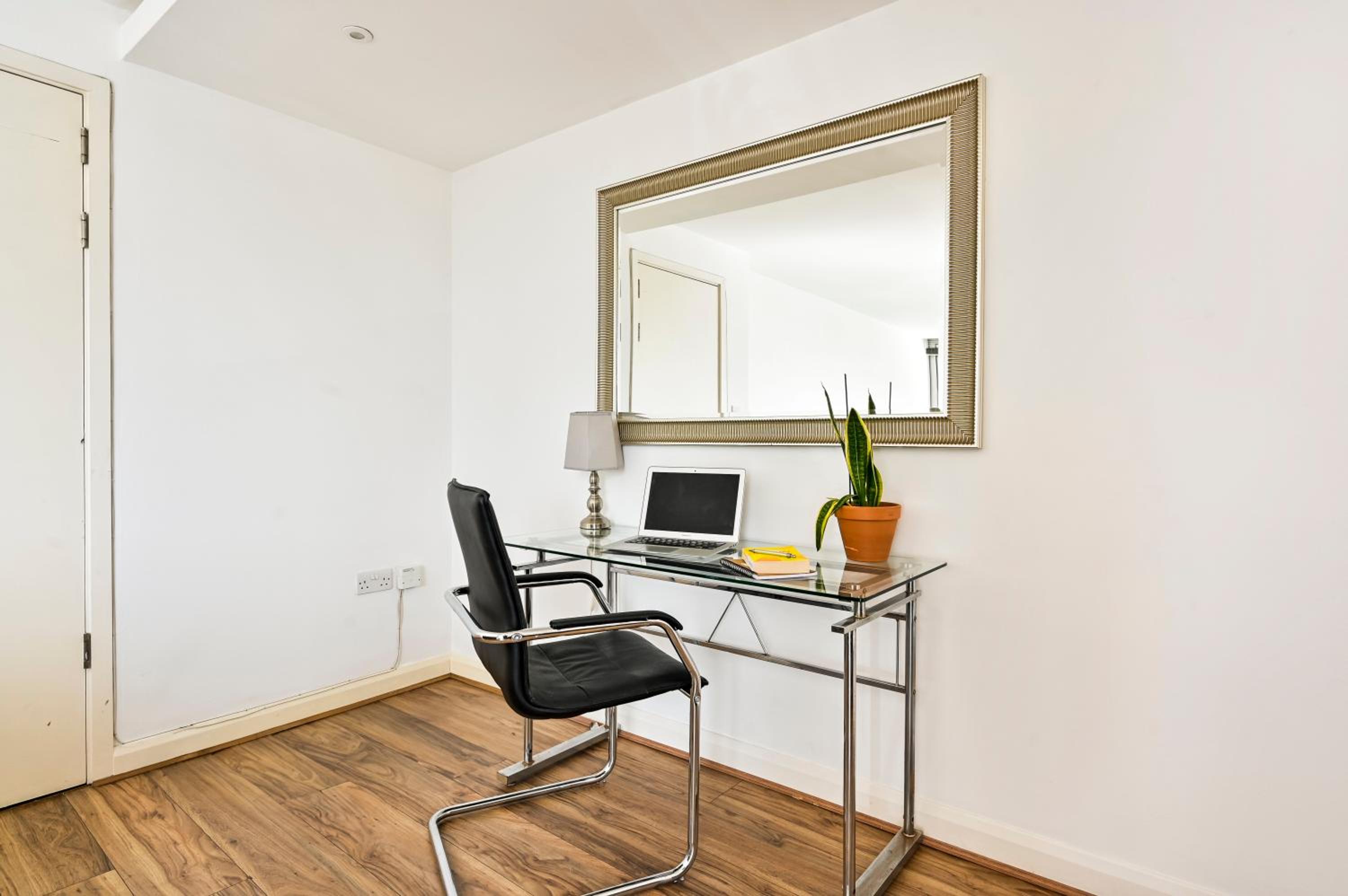 That Cosy Stay -Modern Rooftop Retreat 2-Bedroom Apartment in Stratford with Stunning Views E15