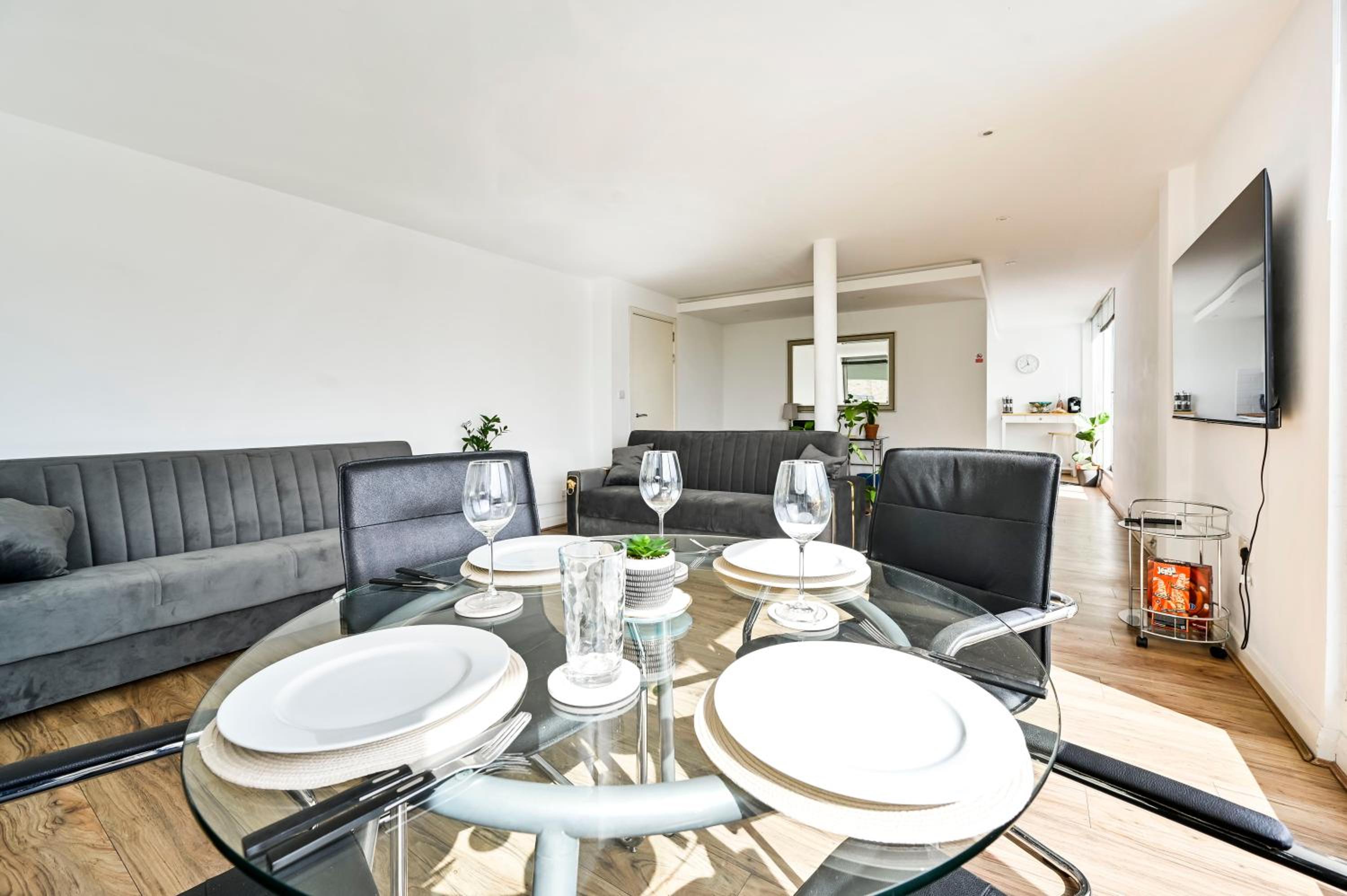 That Cosy Stay -Modern Rooftop Retreat 2-Bedroom Apartment in Stratford with Stunning Views E15