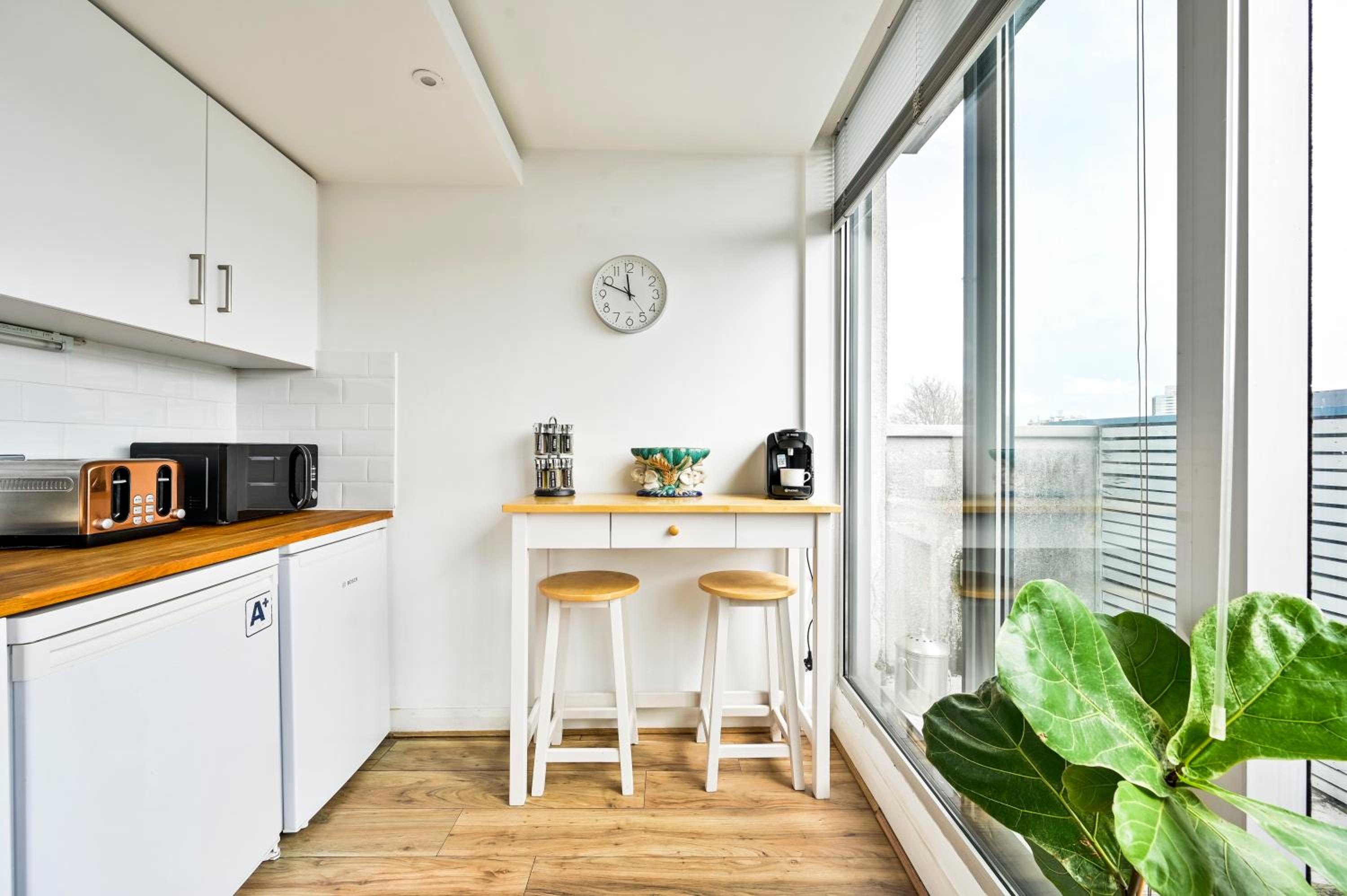 That Cosy Stay -Modern Rooftop Retreat 2-Bedroom Apartment in Stratford with Stunning Views E15
