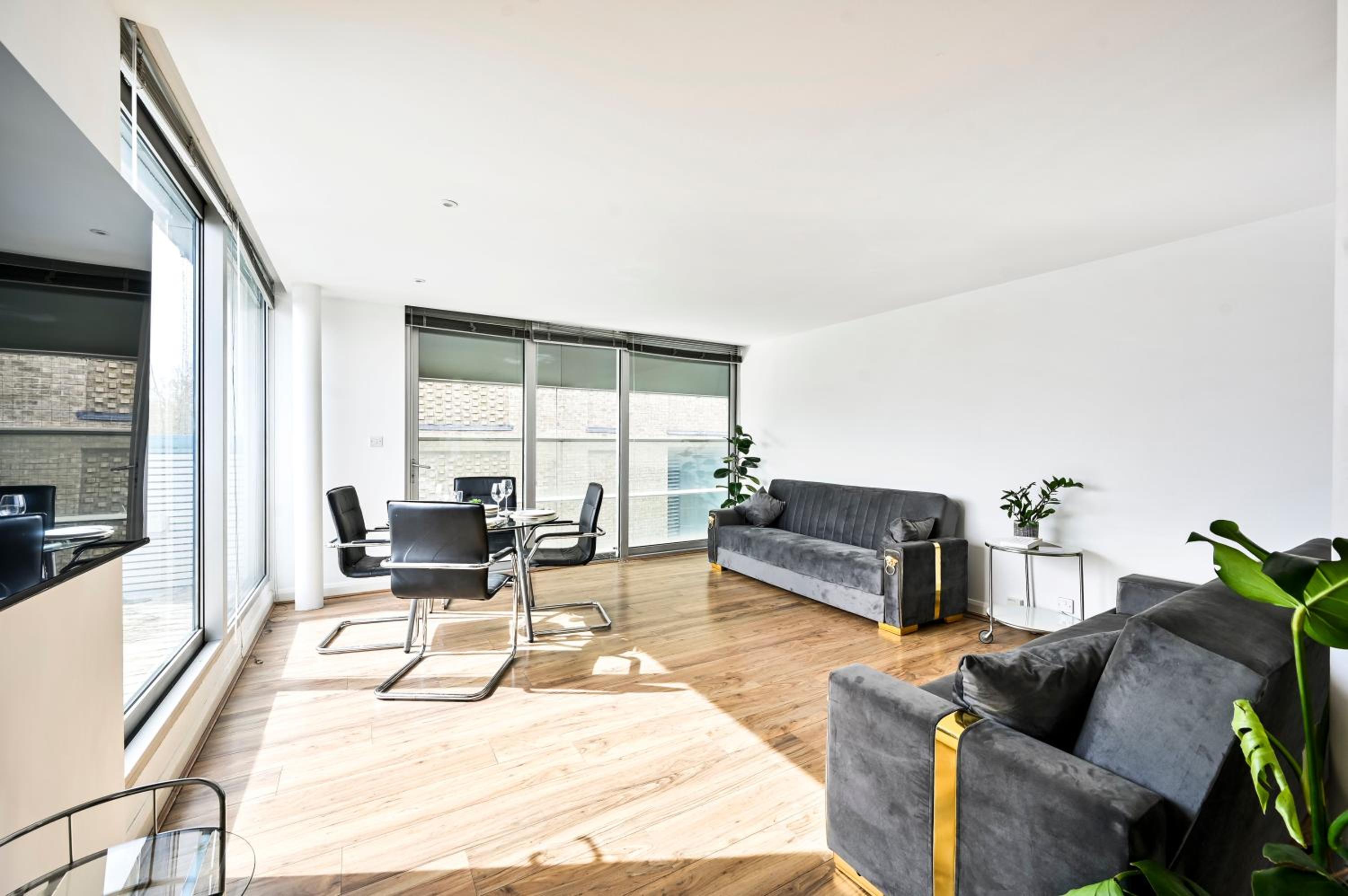 That Cosy Stay -Modern Rooftop Retreat 2-Bedroom Apartment in Stratford with Stunning Views E15