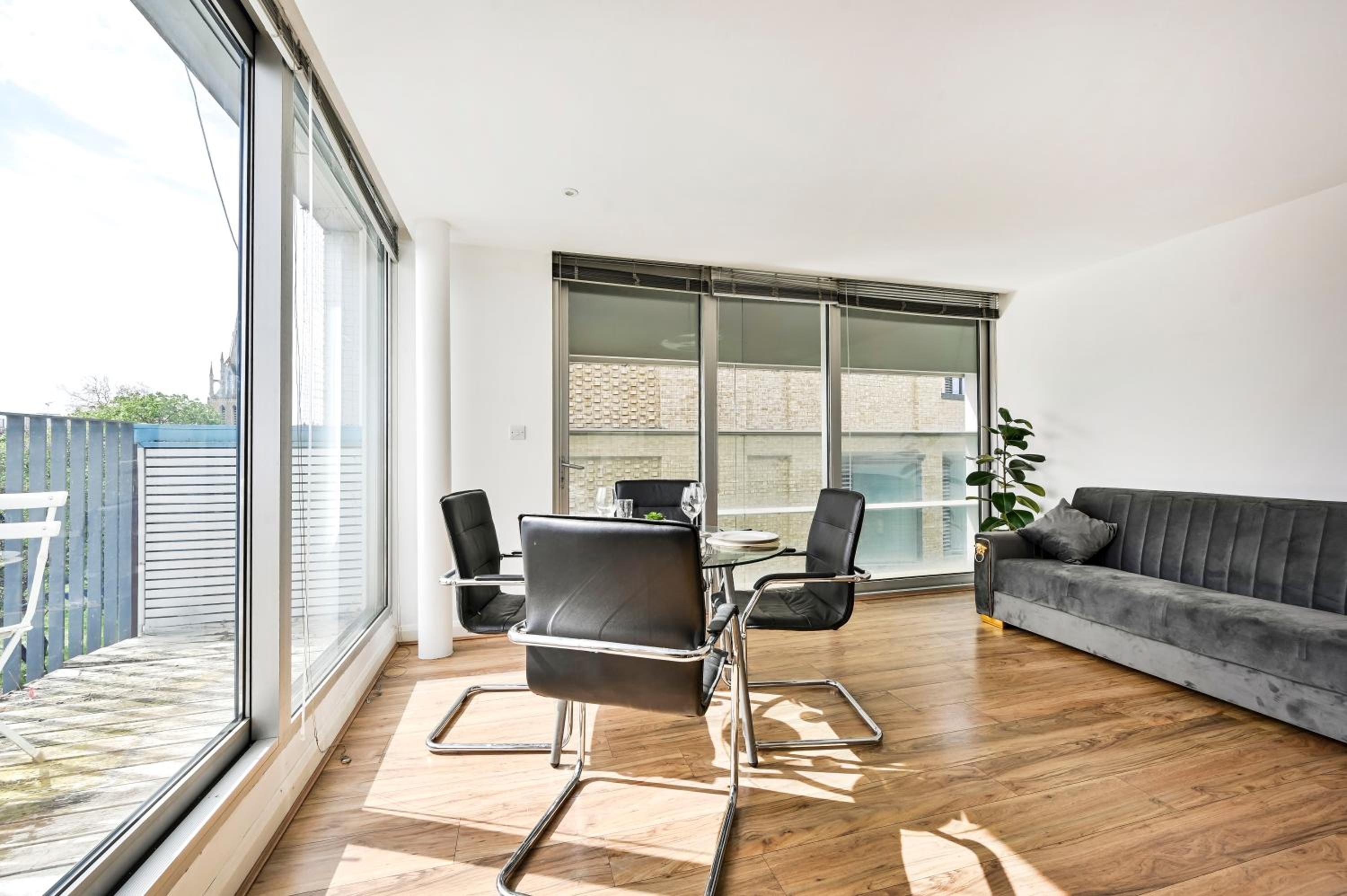 That Cosy Stay -Modern Rooftop Retreat 2-Bedroom Apartment in Stratford with Stunning Views E15
