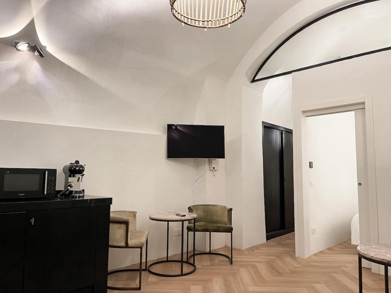 Luxury apartments in medieval Ventimiglia Alta close to the beach photo 4