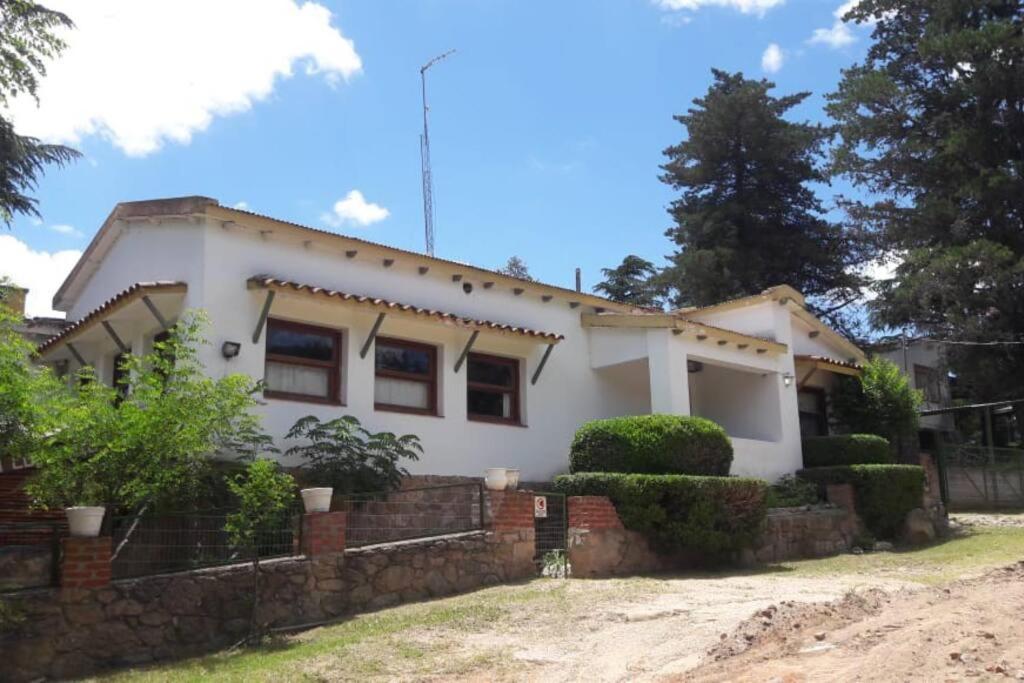 HOSTERÍA ARROYO CRISTAL