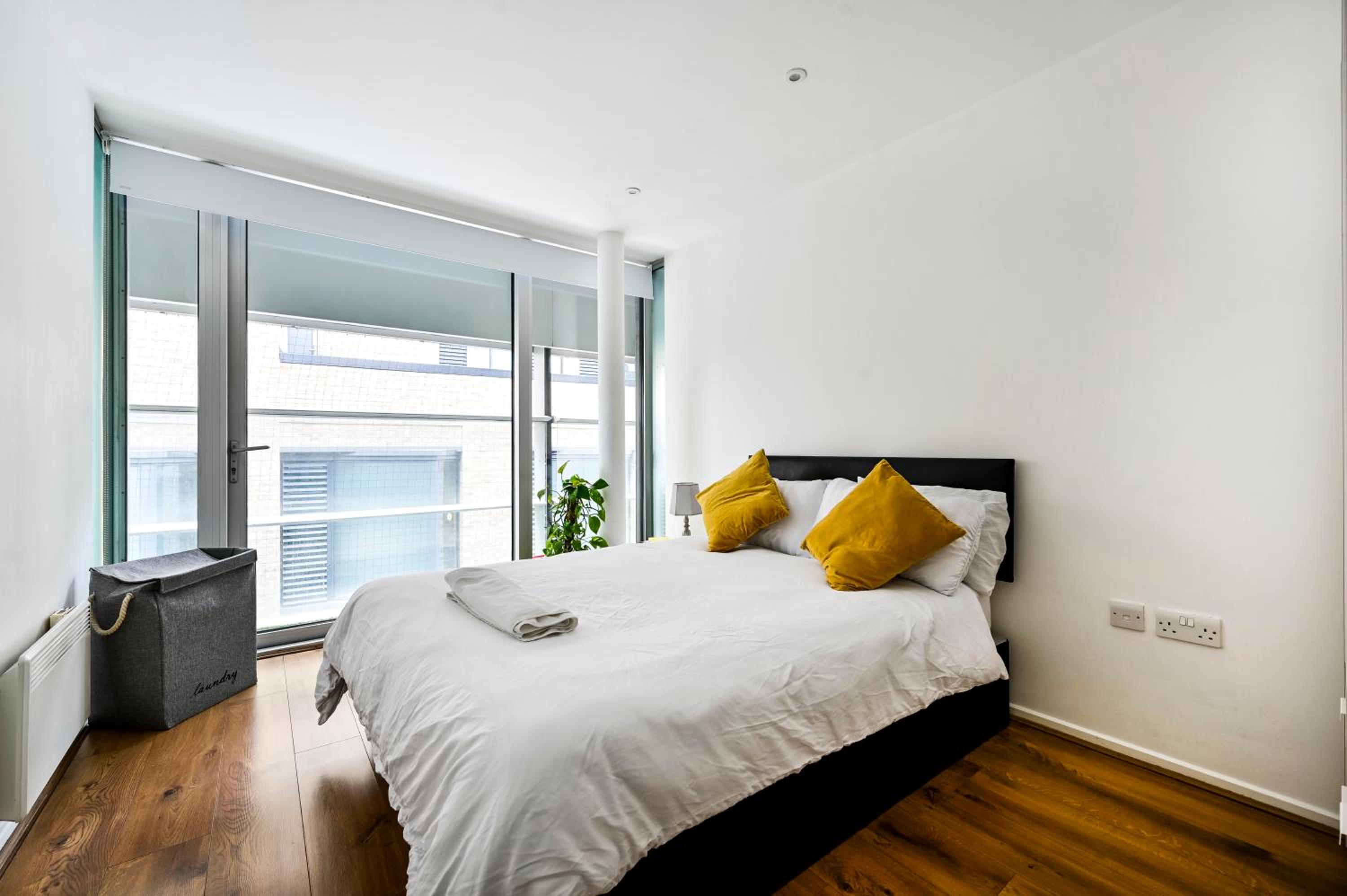 Lovely 2-Bed, sleeps 6, Near Stratford station & Abba Voyage,