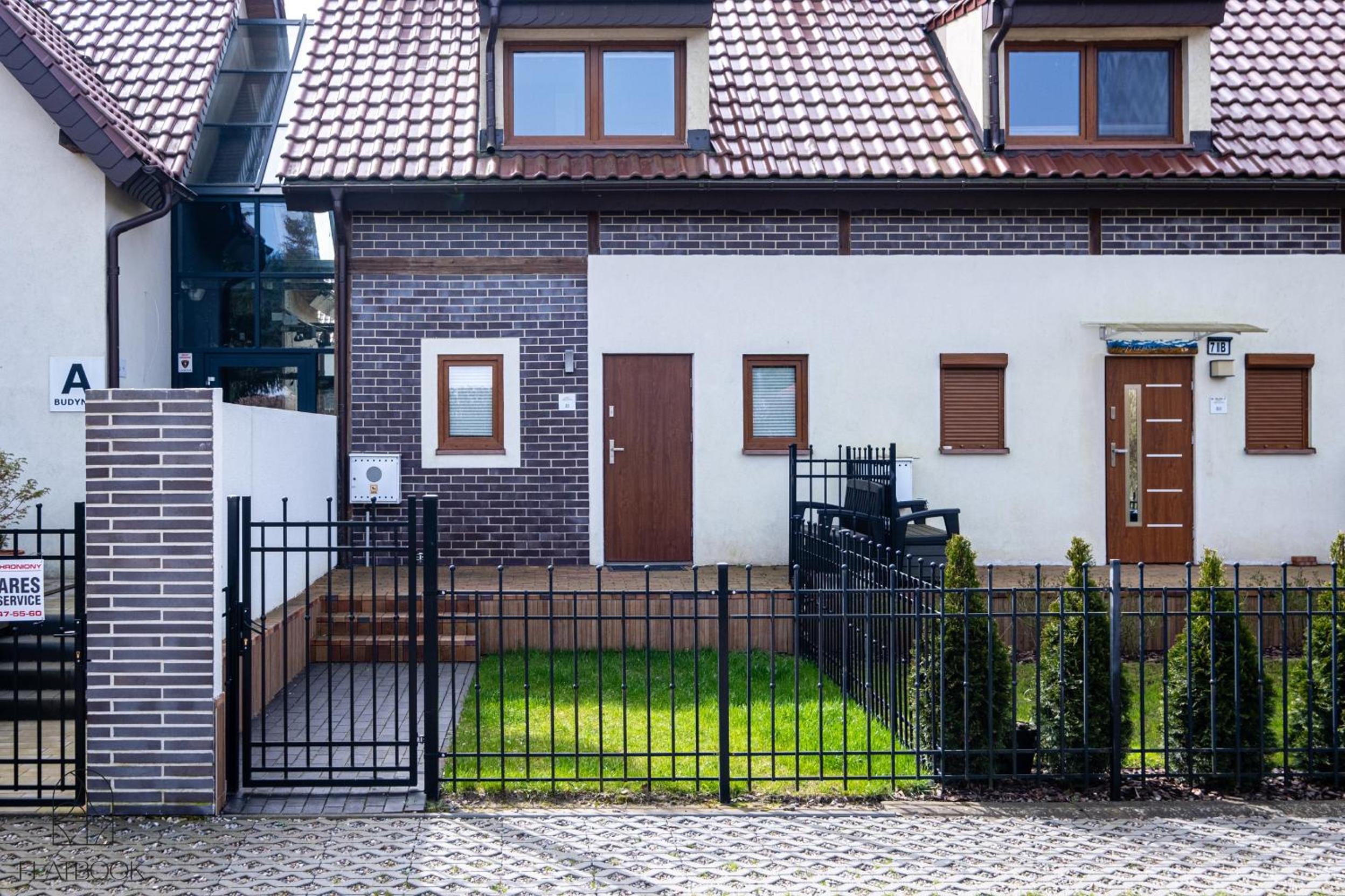 Flatbook Apartamenty - Mikoszewo Dom Amber Cottage