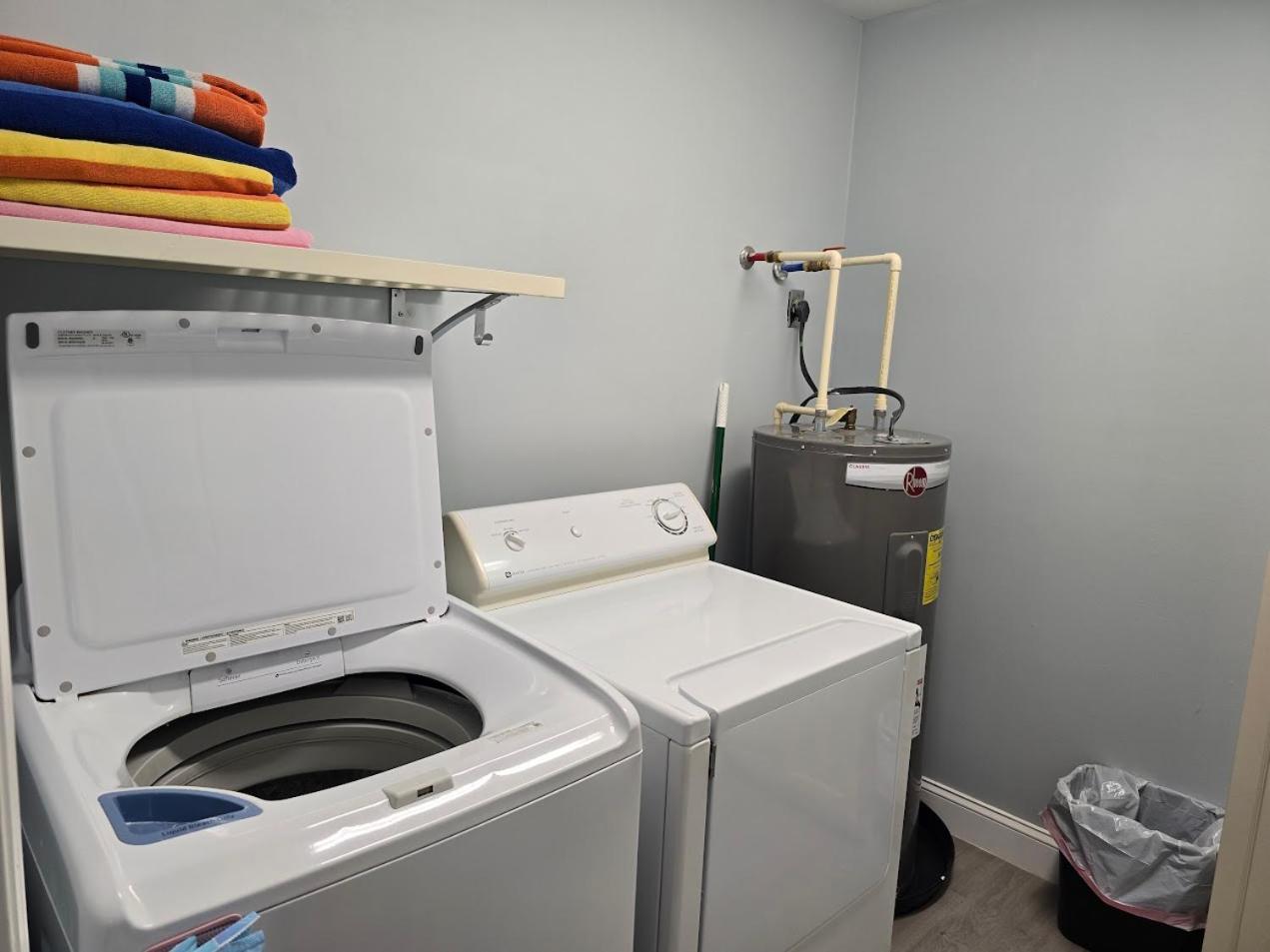 Tarpon - Spacious Updated W&D Full Kitchen 1.5 Mi to Beach