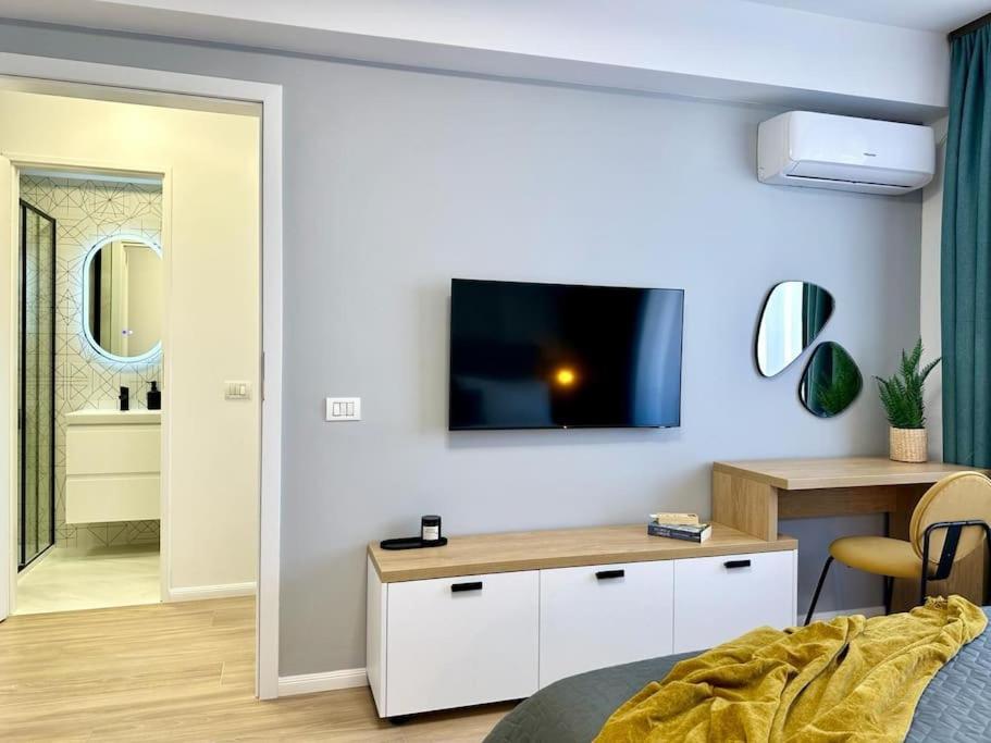 City Center Apartment With Balcony view 4