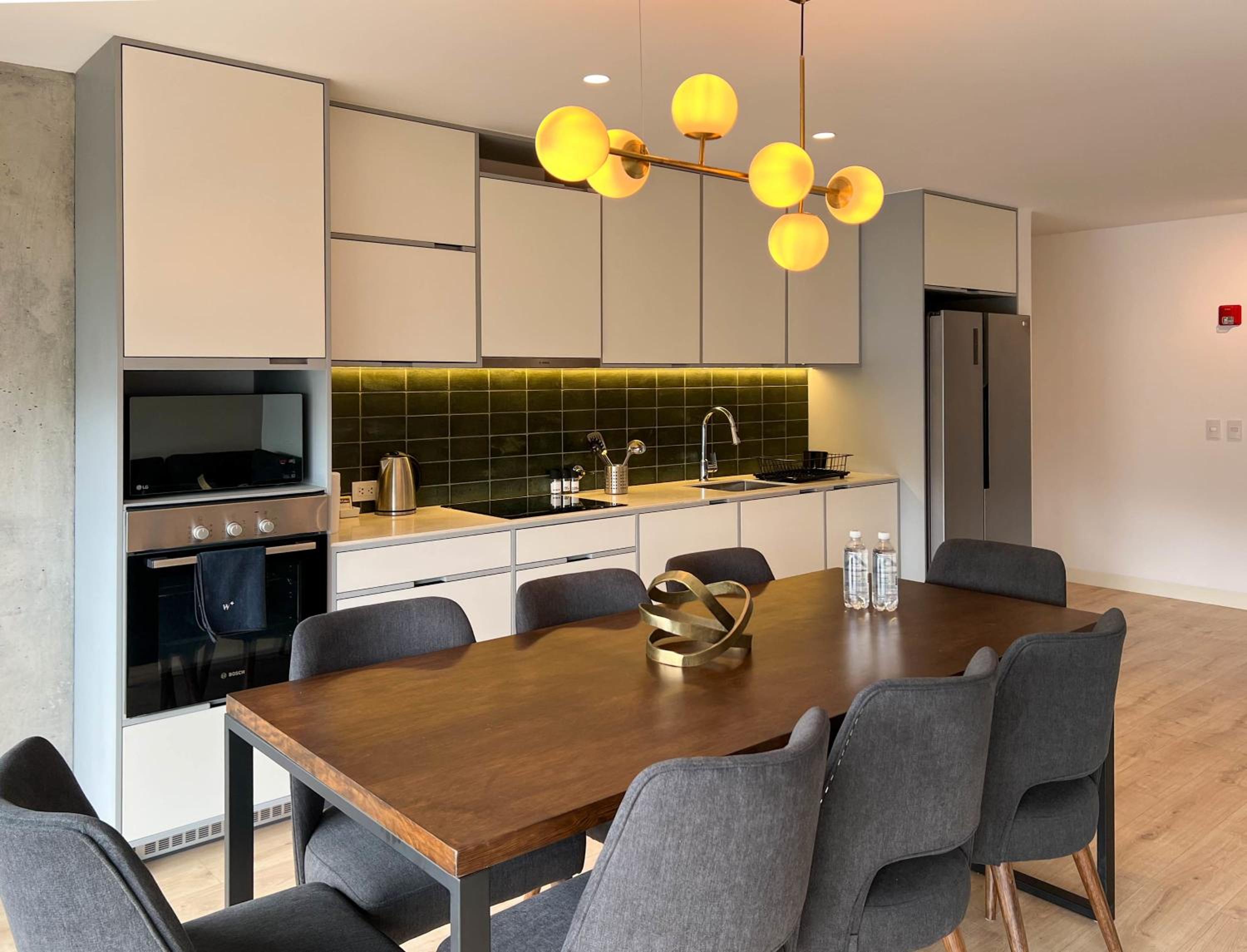 Modern 2BR with Balcony in Miraflores view 5