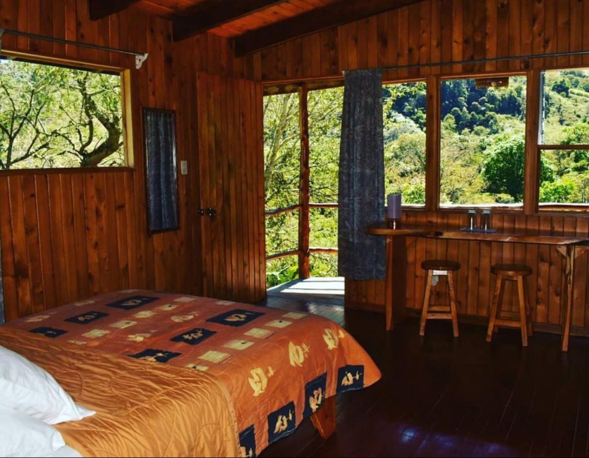 El Toucanet Lodge & Restaurante