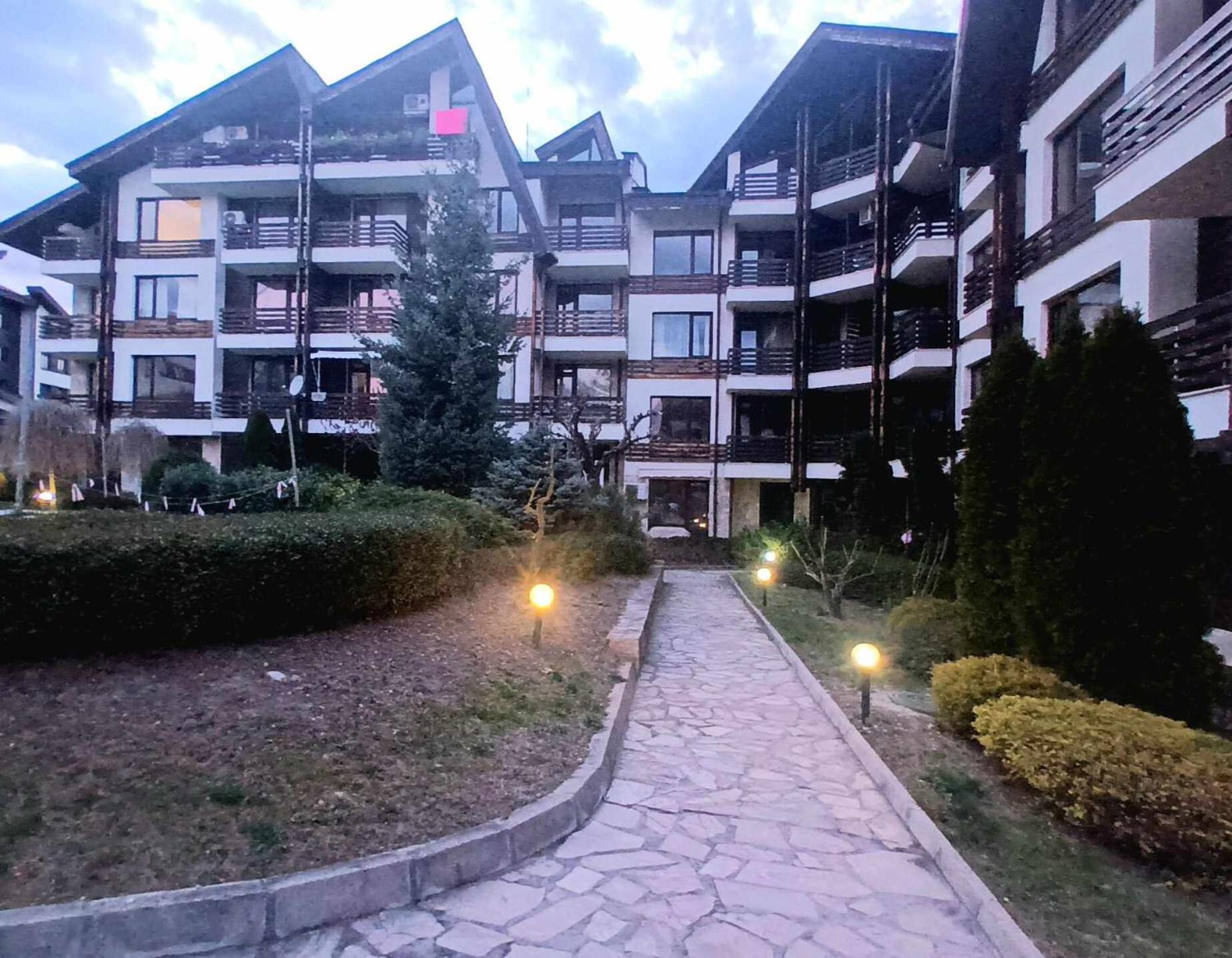 Garden apartment Aspen Suites A008