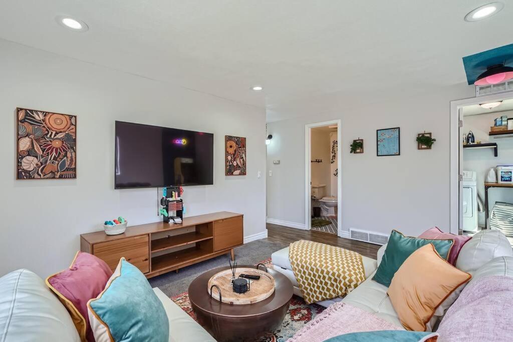 4bd Serene Escape Denver: BBQ;Firepit;Arcade view 5