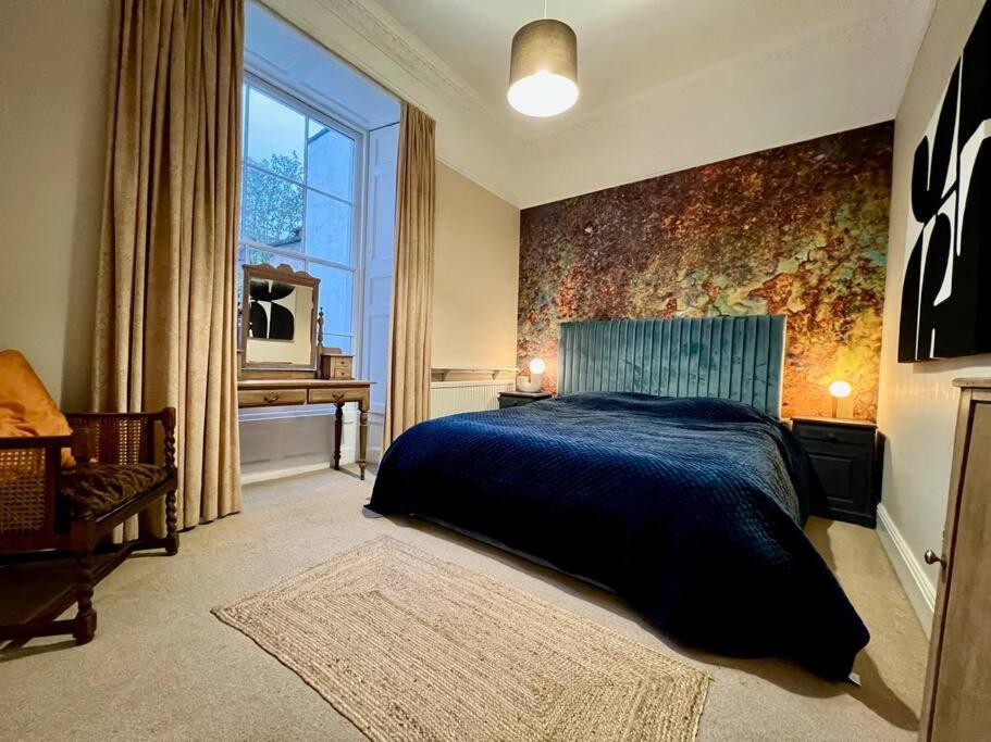 Entire Stylish Colourful Two Bed Flat in Clifton view 2
