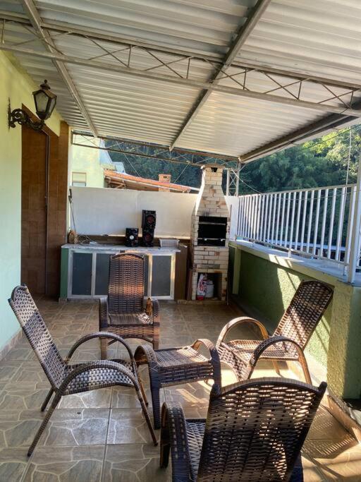Apartamento cobertura 2 quartos, 2 banheiros.
