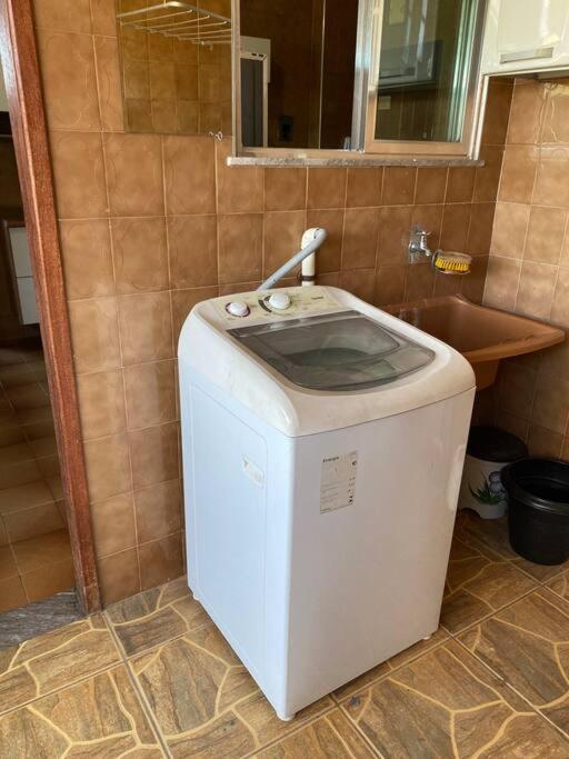 Apartamento cobertura 2 quartos, 2 banheiros.