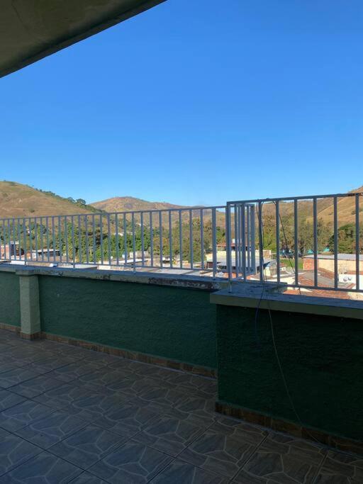 Apartamento cobertura 2 quartos, 2 banheiros.