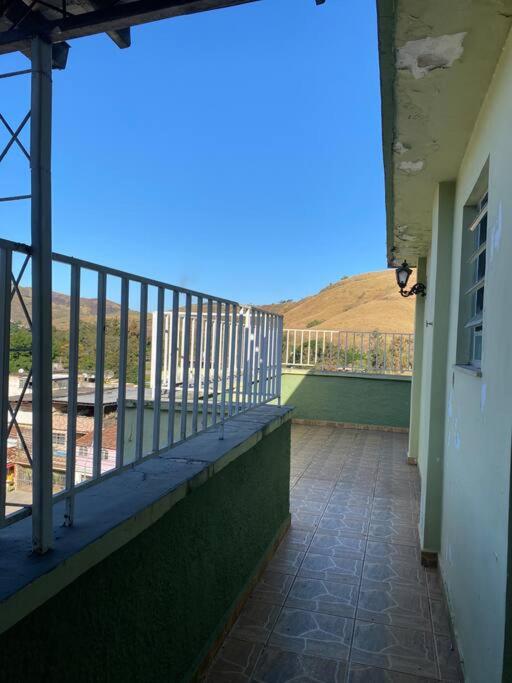Apartamento cobertura 2 quartos, 2 banheiros.