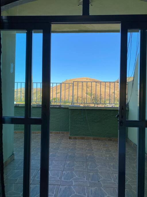 Apartamento cobertura 2 quartos, 2 banheiros.