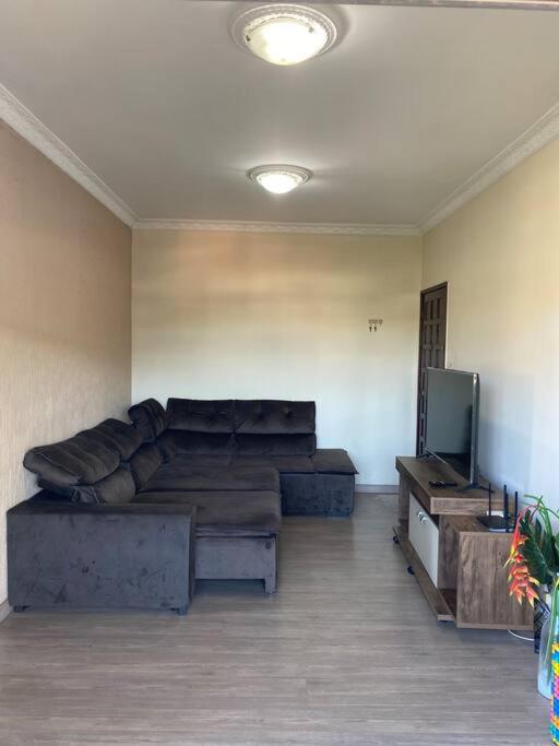 Apartamento cobertura 2 quartos, 2 banheiros.