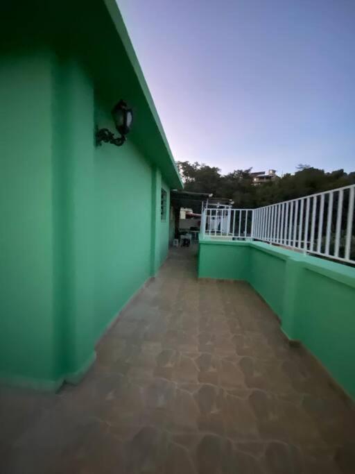 Apartamento cobertura 2 quartos, 2 banheiros.