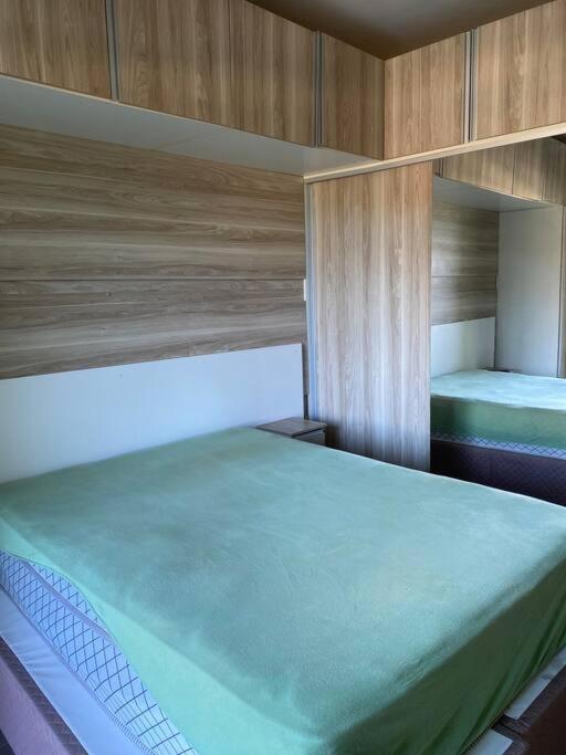 Apartamento cobertura 2 quartos, 2 banheiros.