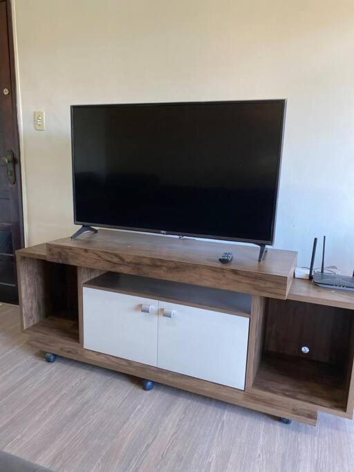 Apartamento cobertura 2 quartos, 2 banheiros.