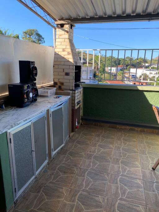 Apartamento cobertura 2 quartos, 2 banheiros.