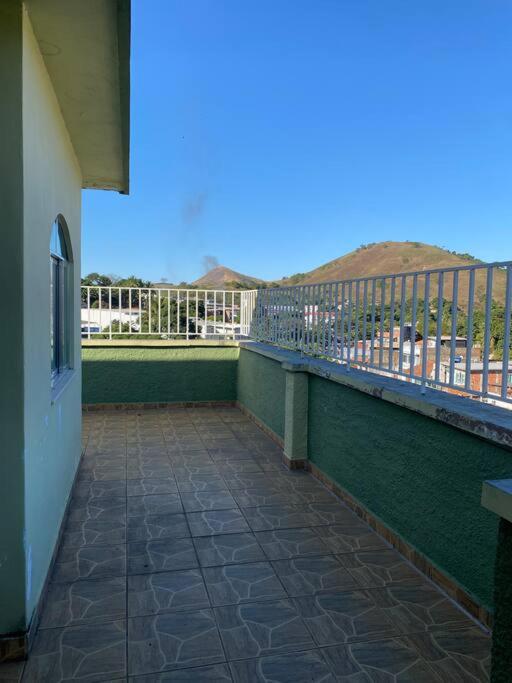 Apartamento cobertura 2 quartos, 2 banheiros.