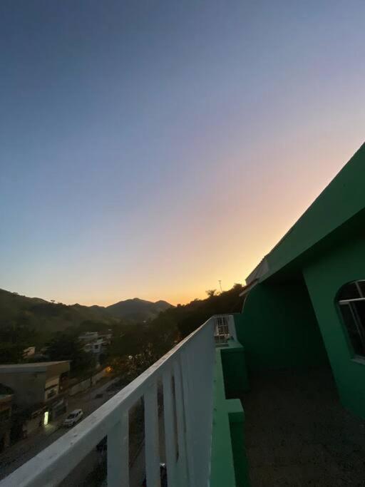 Apartamento cobertura 2 quartos, 2 banheiros.