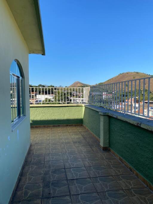 Apartamento cobertura 2 quartos, 2 banheiros.