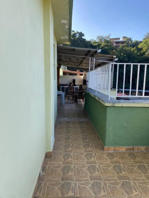 Apartamento cobertura 2 quartos, 2 banheiros.