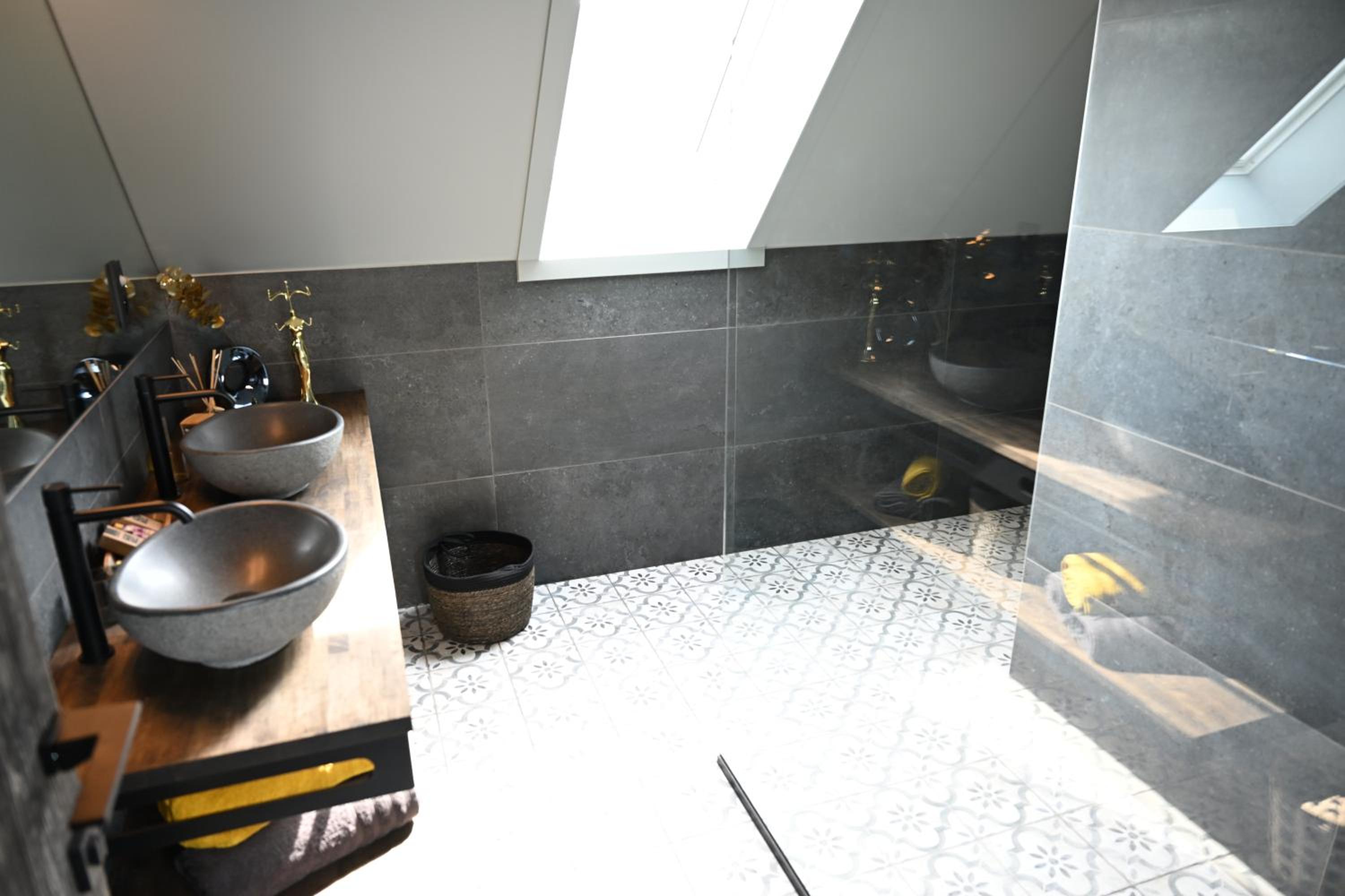 SUBSTANTIEL - Luxury Rooms & Wellness Suite