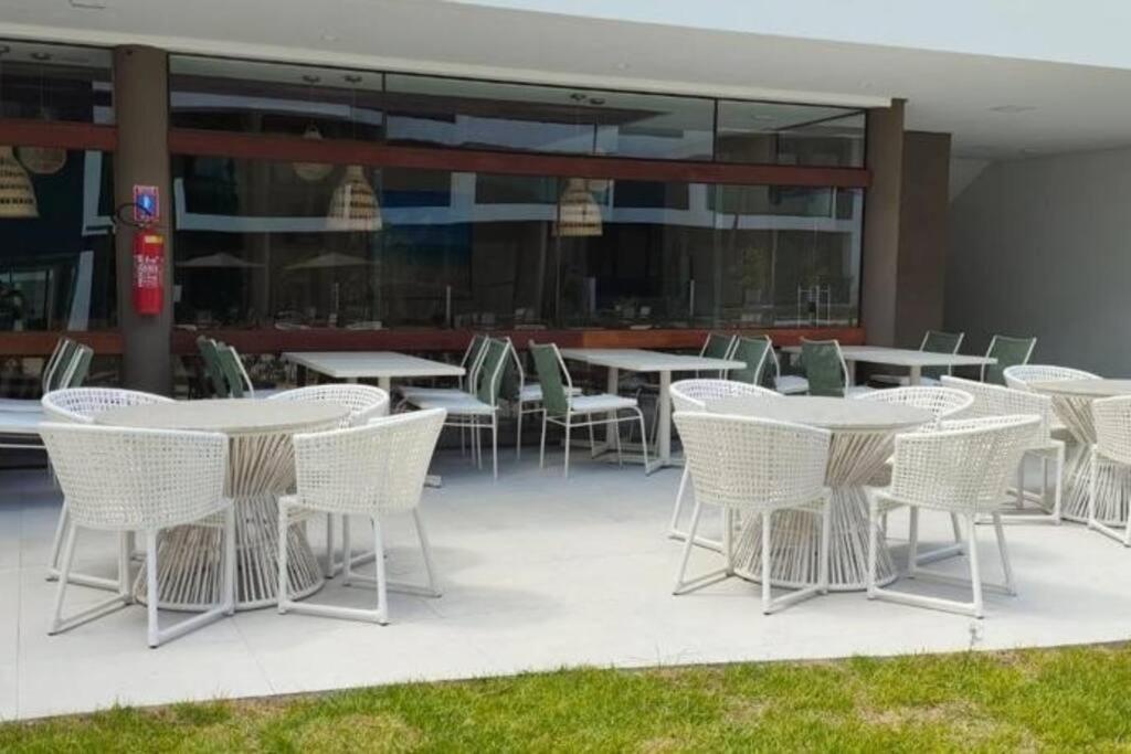 Studio de Alto Padrão em Muro Alto (Térreo) - Makia Beach A017