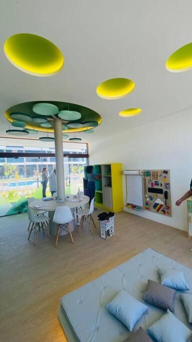 Studio de Alto Padrão em Muro Alto (Térreo) - Makia Beach A017