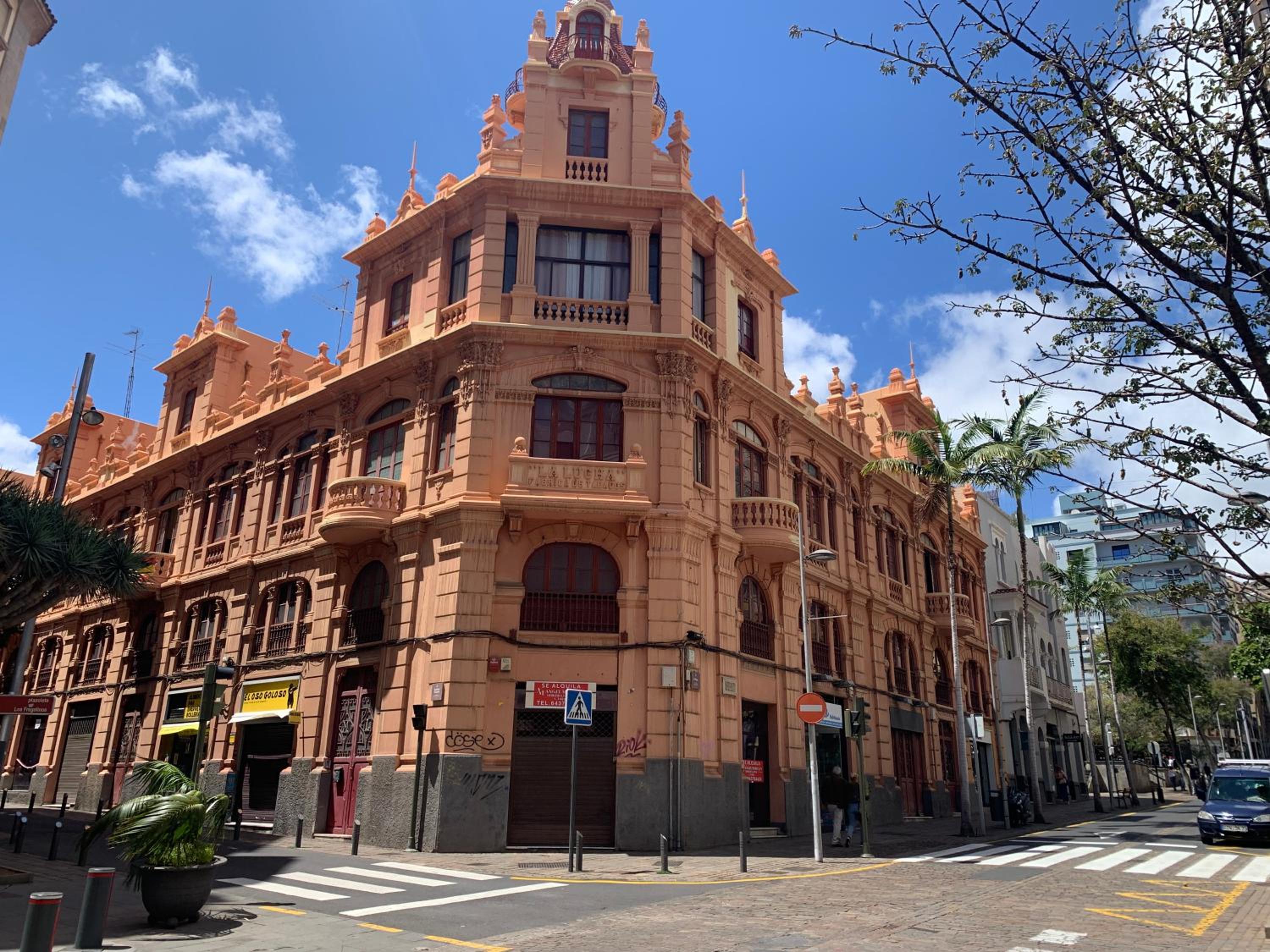 Ático con Terraza, Vistas Panorámicas y Parking
