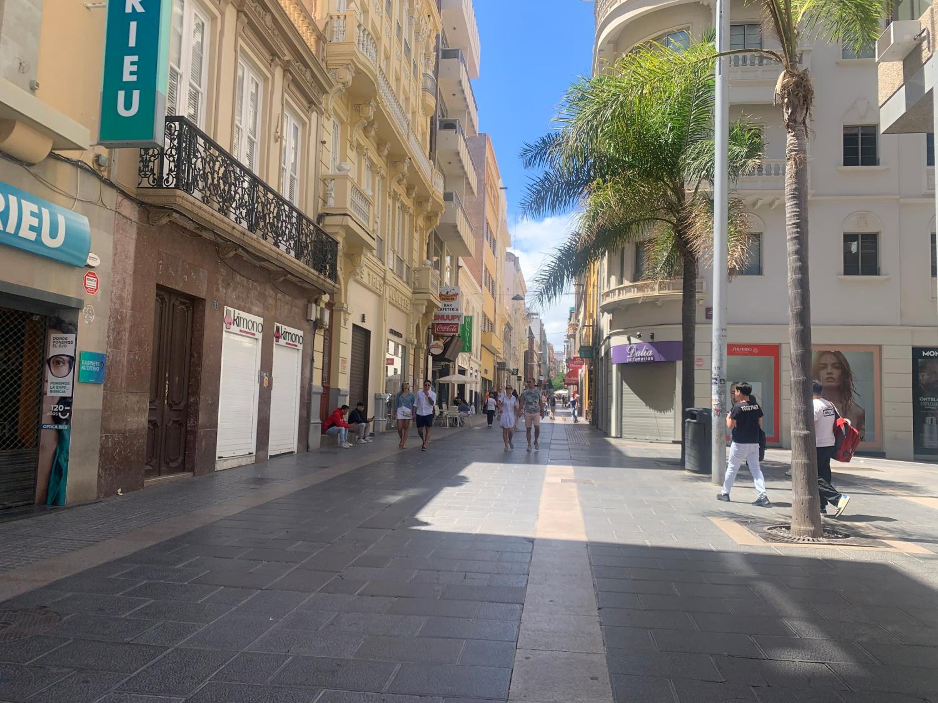 Ático con Terraza, Vistas Panorámicas y Parking
