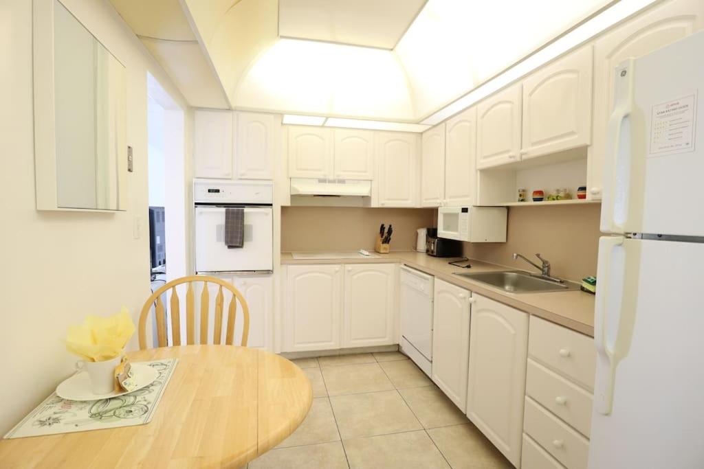 Apt w/2 Queen Beds & Canal View at Tides view 4