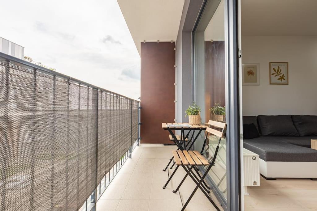 Cityscape Oasis: Active Studio Heaven view 4