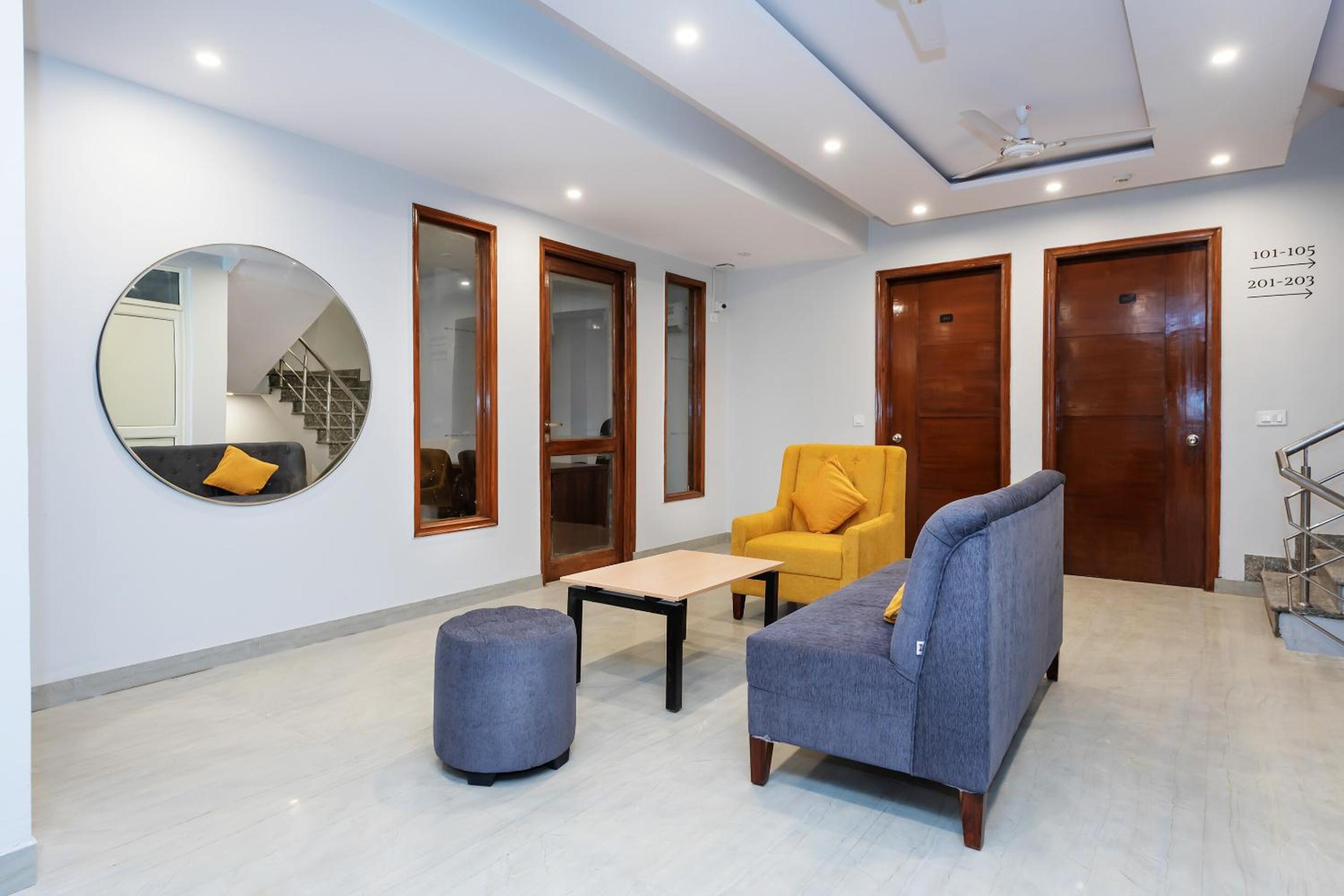 Hotel O Earth Villa Near Bestech Central Square Mall